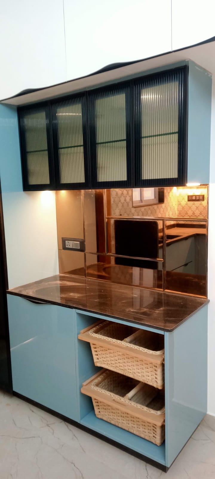 Dining & Crockery Unit